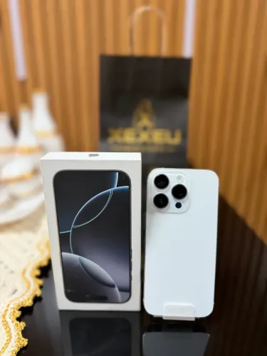 iPhone 16 Pro 256GB Branco - Estado de Novo