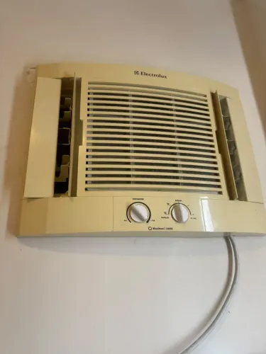 AR CONDICIONADO ELETROLUX JANELA 10000 BTU