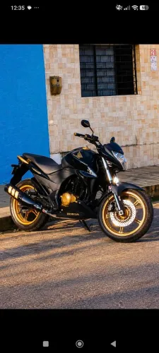 Vendo ou troco cb300 em moto mais nova c torna da minha parte