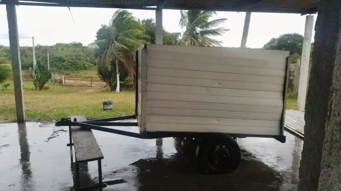 Vendo ou troco reboque para carro sem placa