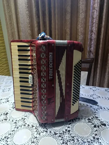 Acordeon Todeschini 80 baixo 