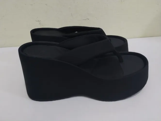 Sandália Plataforma Original Zara. Tamanho 40 / Usada Somente Uma Vez.