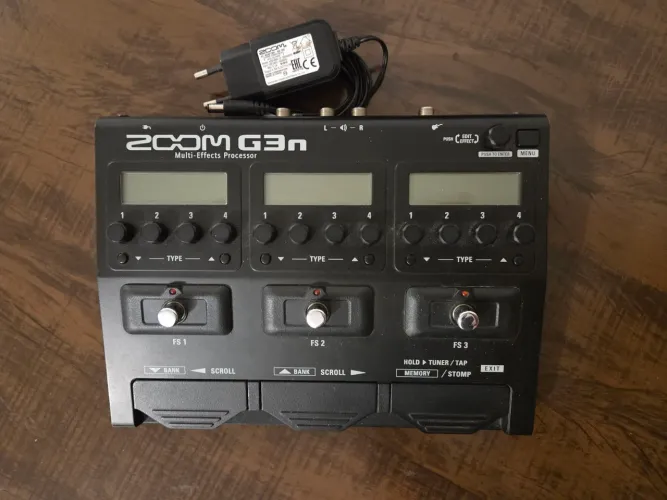 Pedaleira Zoom G3n com fonte original