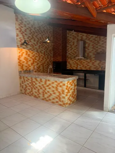 Alugo casa no setor jardim dom bosco Aparecida de Goiânia