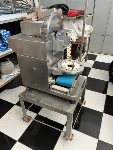 Panificação / Padaria / Panificadora  - Máquina de Salgados Bralyx Maxiform Baby