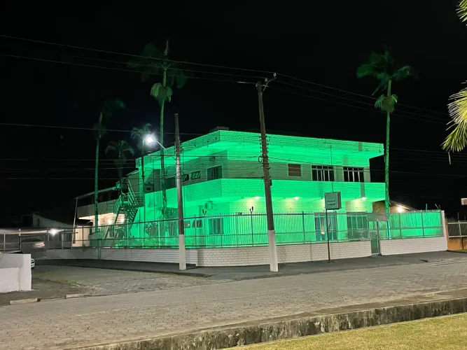 Prédio para Laboratório ou clínicas médicas 1.500m2 Caraguatatuba 
