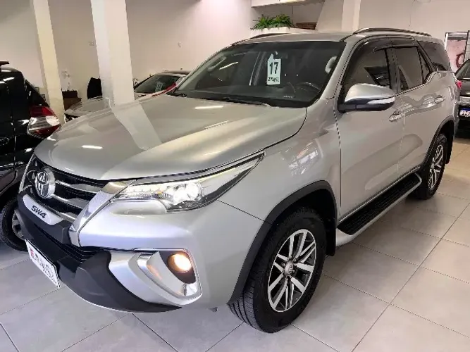 Toyota Hilux SW4 SRX 4X4 2.8 TDI 16V Dies. Aut. 2017