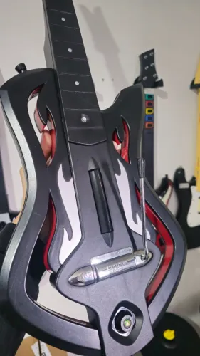 Guitarra Guitar Hero 6 Xbox 360 - Strumlab