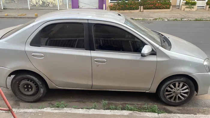 Toyota Etios XLS Sedan 1.5 Flex 16V 4P Mec. 2015