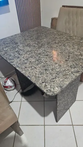 MESA DE MÁRMORE