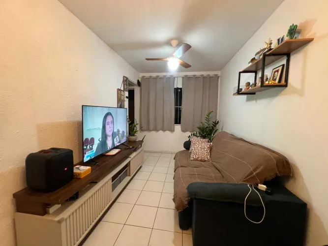 Ref.512(G) B. Inácio Barbosa. Vende-se apartamento próximo ao Ferreira Costa, 2/4, terro.