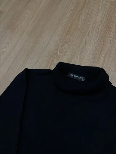 Suéter Gola Alta New Mentality Preto | Novo | Tam. G | Comprado na Irlanda