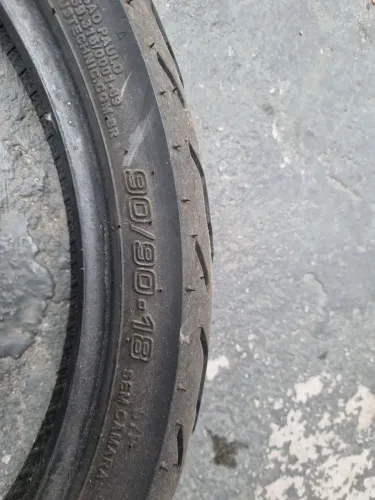 Pneu para moto 90/90/18 bom estado