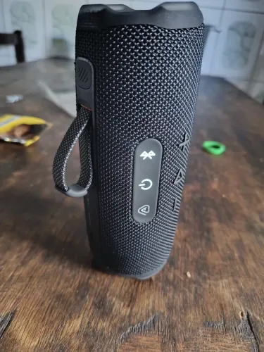 Vende-se caixinha de som JBL