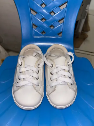 Sapato branco infantil unissex