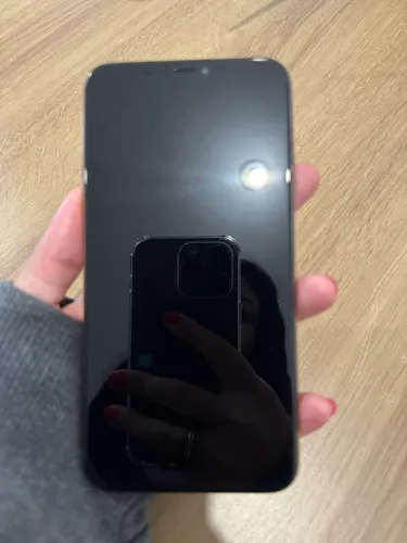 iPhone 11 Pro Max Gold no precinho 