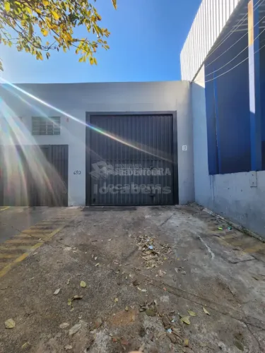 Imóveis Comerciais para Venda 03 galpões construído no mesmo terreno.
