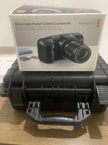CÂMERA BLACK MAGIC 4 K + CAGE + MALETA + 3 LENTES