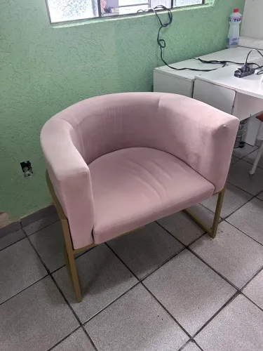 Duas poltronas rosê