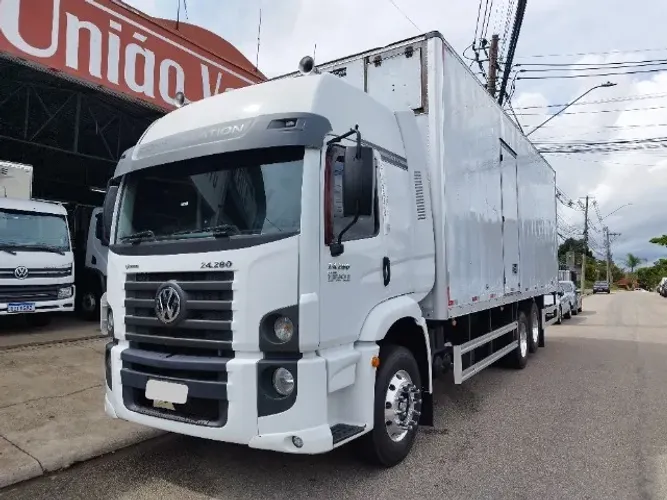 Volkswagen Constellation 24.280 Teto Alto Cab. Leito Automático 