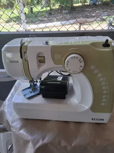Vendo Maquina de costura Elgin