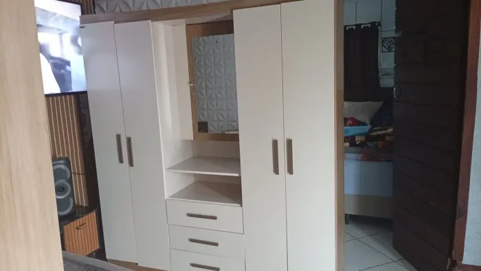 Vendo guarda roupa