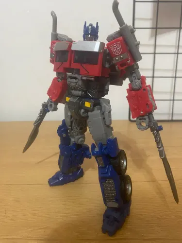 Transformers rotb studio series Optimus prime