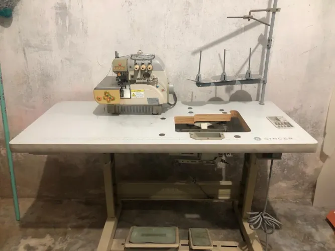 Vendo Máquina Overloque Industrial Singer