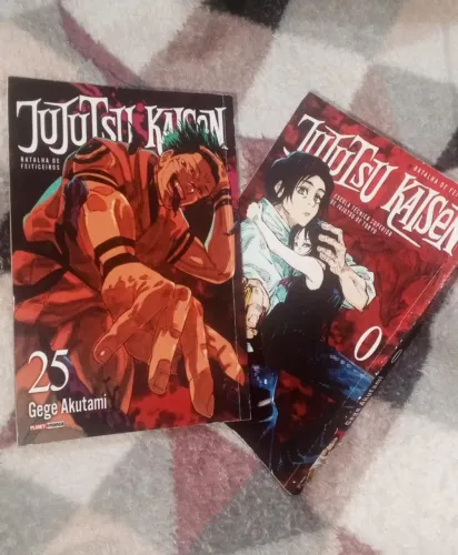 Duas edições jujutsu kaisen mangá 