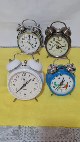 Despertadores novos.