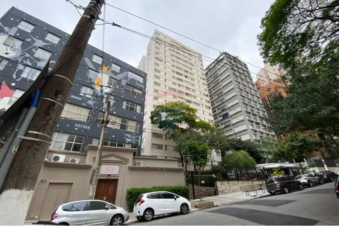 "Viva no Encanto de Higienópolis: Apt. 107m²"