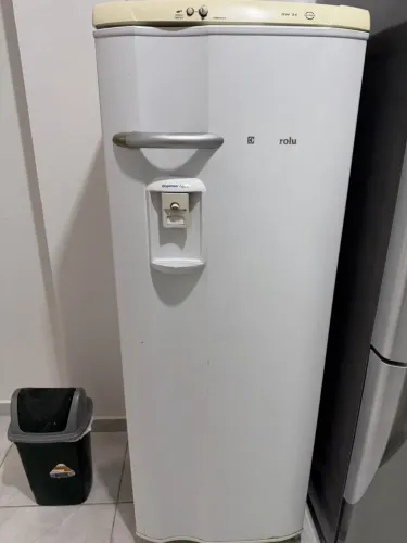 Vendo geladeira Eletrolux 