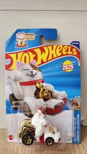 Hot Wheels Feline Lucky 2025 Celebrations Racers 9/10 White