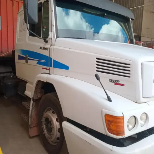 Mercedes-Benz LS-1634 4x2 ano 2011
