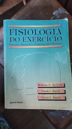 Vendo dois livros para estudantes de Ed. Fisica