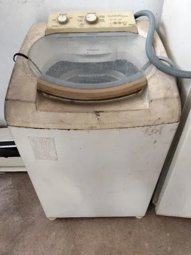 Máquina de lavar usada e em perfeitas condições.
