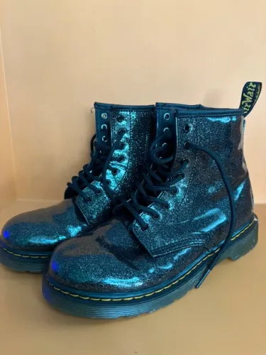 Bota Dr. Martens Glitter -cor preta- tamanho 3UK- 34BR