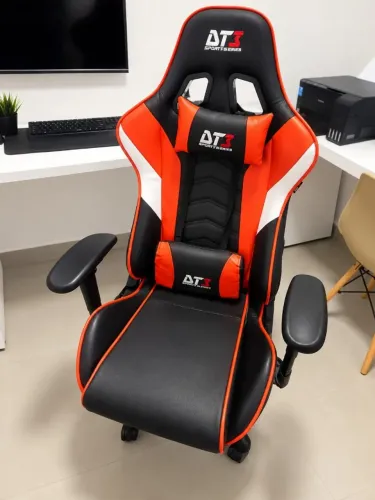 Cadeira Gamer DT3 Sports vermelha e preta, pouco uso, com almofadas