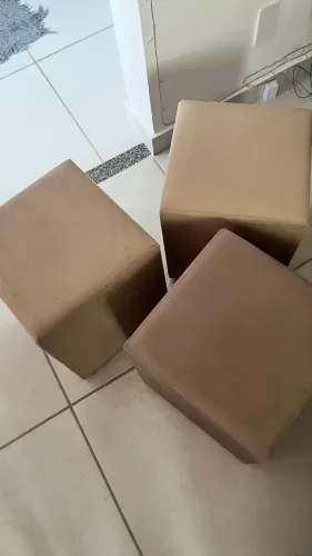 3 Banquetas puffs