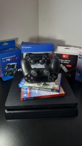 Ps4 Slim COMPLETISSIMO com Lacre de Fábrica + 2 controles + 2 jogos + Carregador