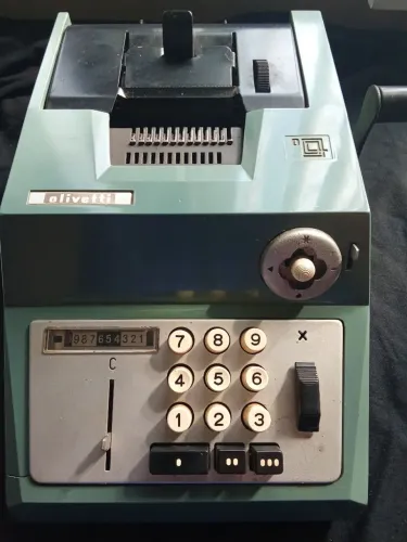 Calculadora mecânica Olivetti Summa prima 20 anos 70 / Vintage / item de colecionador