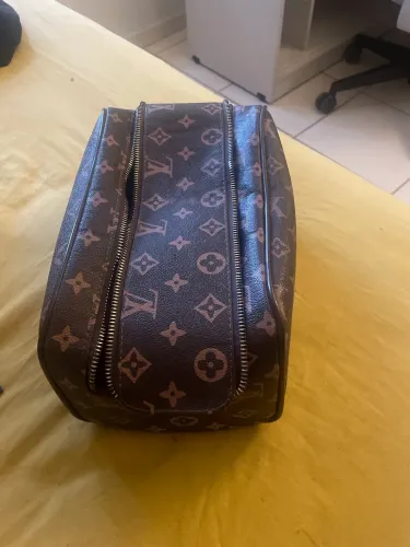 Necessair LOUIS VITTON