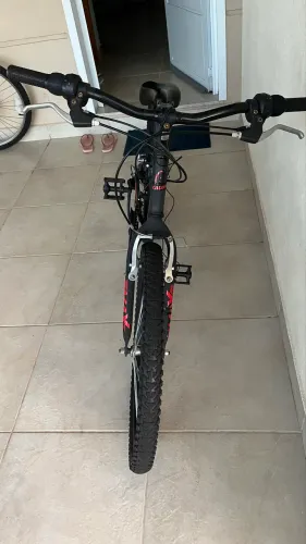 Bicicleta aro 24 com 21 marchas Caloi Max
