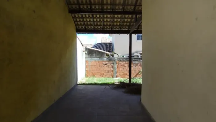 Mini chácara com dois quartos e vasto quintal