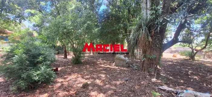OPORTUNIDADE - LINDA CHÁCARA - 2000 mts² PLANA - SANTA CECÍLIA I - COM 03 DORMITÓRIOS - 01
