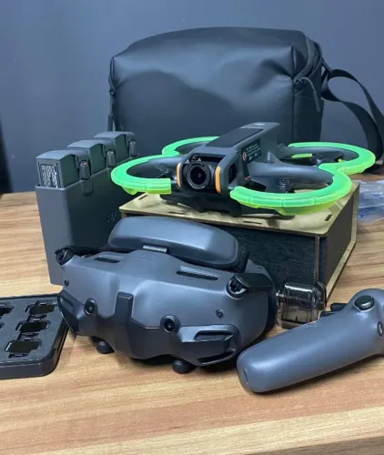 DJI Avata 2 Fly More Combo - Completo e Conservado