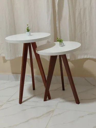 Conjunto de mesas laterais