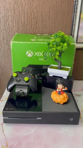 Xbox One completo na caixa e nota fiscal C/Jogos
