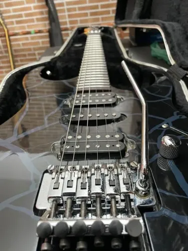 guitarra Tagima Arrow