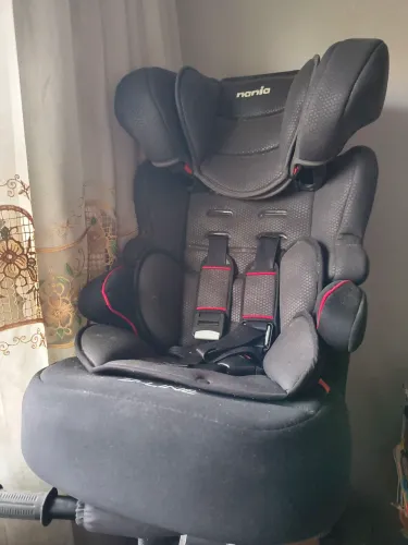 Cadeirinha para auto nania beline 9kg a 36 kg praticamente nova usada 2 vezes